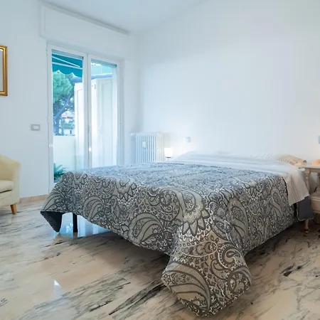 Casa Rosa Seaview Апартаменты *